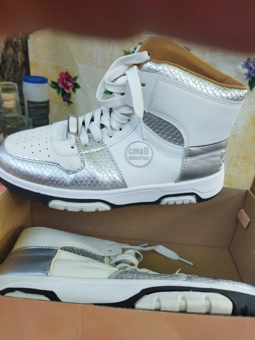 Vând adidași  cavalli ciasssport în stare foarte bună mărimea 40