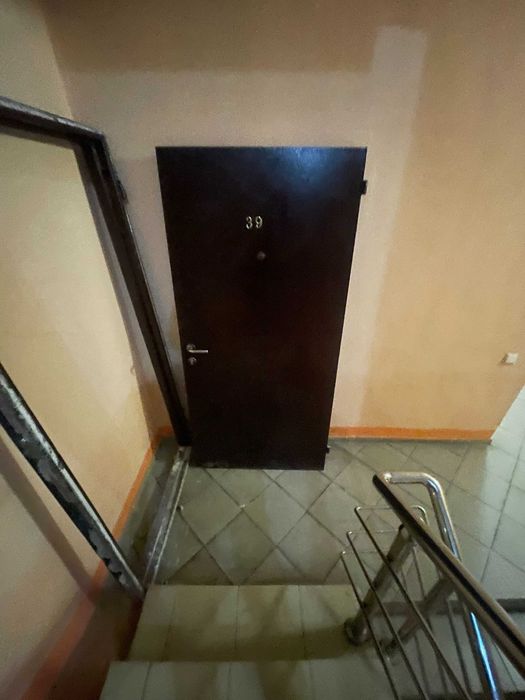 Продам входную дверь