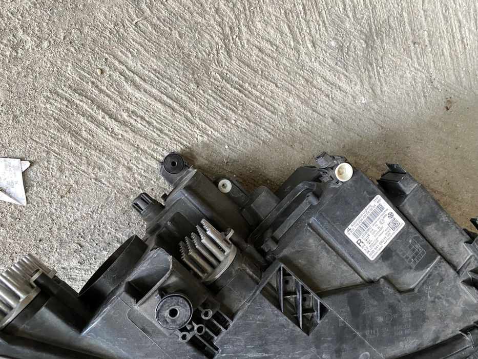 Far VW Tiguan 2 facelift 2020 - 2022 far dreapta