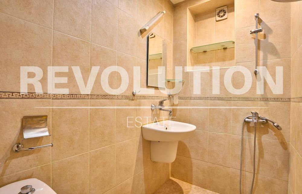 Тристаен апартамент в района на кв. Кършияка