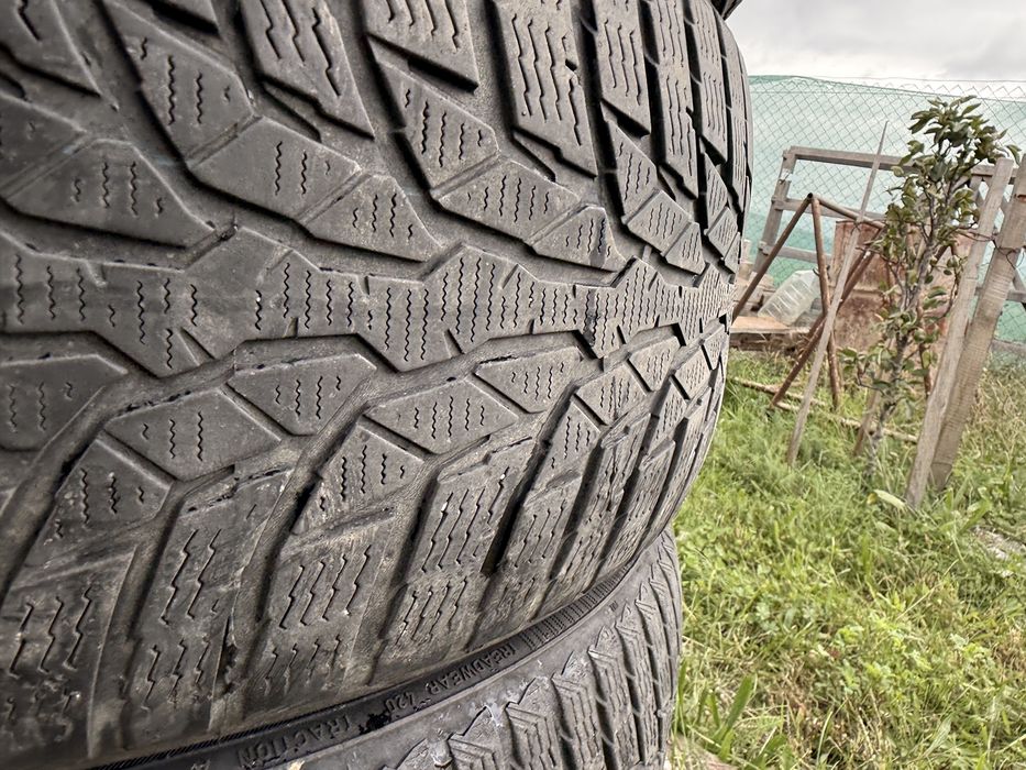 Anvelope iarna 225 55 16 nokian wr d4