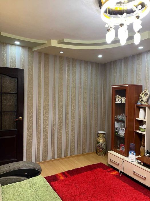 Продаётся своя квартира 2/5/5 13 кв Фархадский перекрёсток