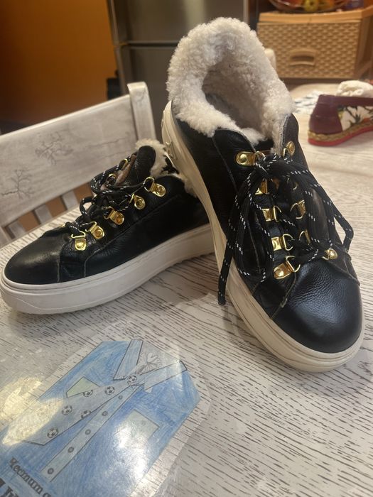 Оригинални Louis Vuitton Paris 38 номер !