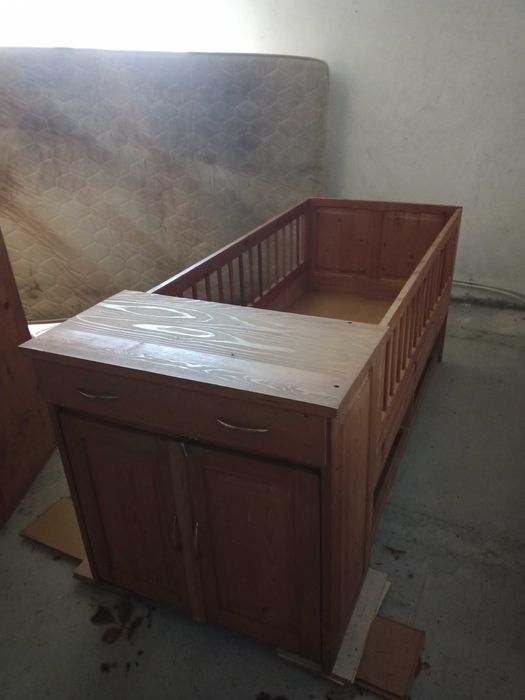 Детско легло за бебе от масив