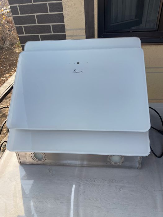 Продается вытяжка для кухни б у