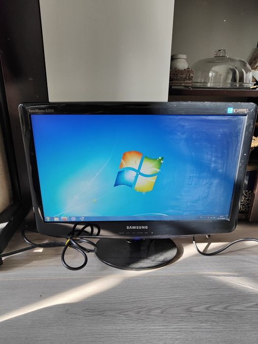 TOП Samsung Монитор В2030N