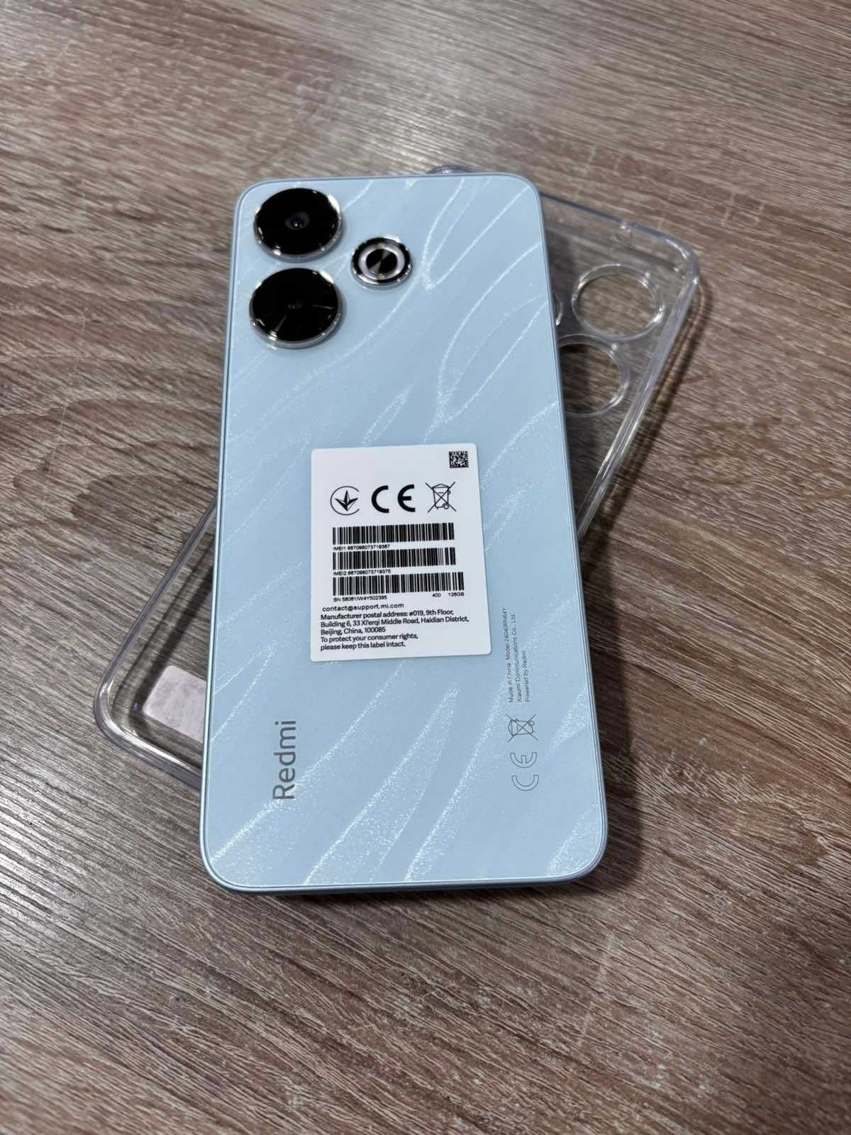 Продавам Мобилен Телефон Xiaomi Redmi 13 128GB 6GB RAM Dual