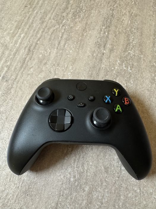 Джойстик Xbox One съвместим с PC
