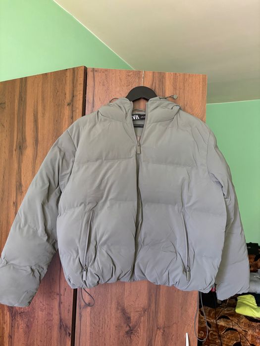 Гумен анорак Zara , само пробван , размер XS , цена 40 лева