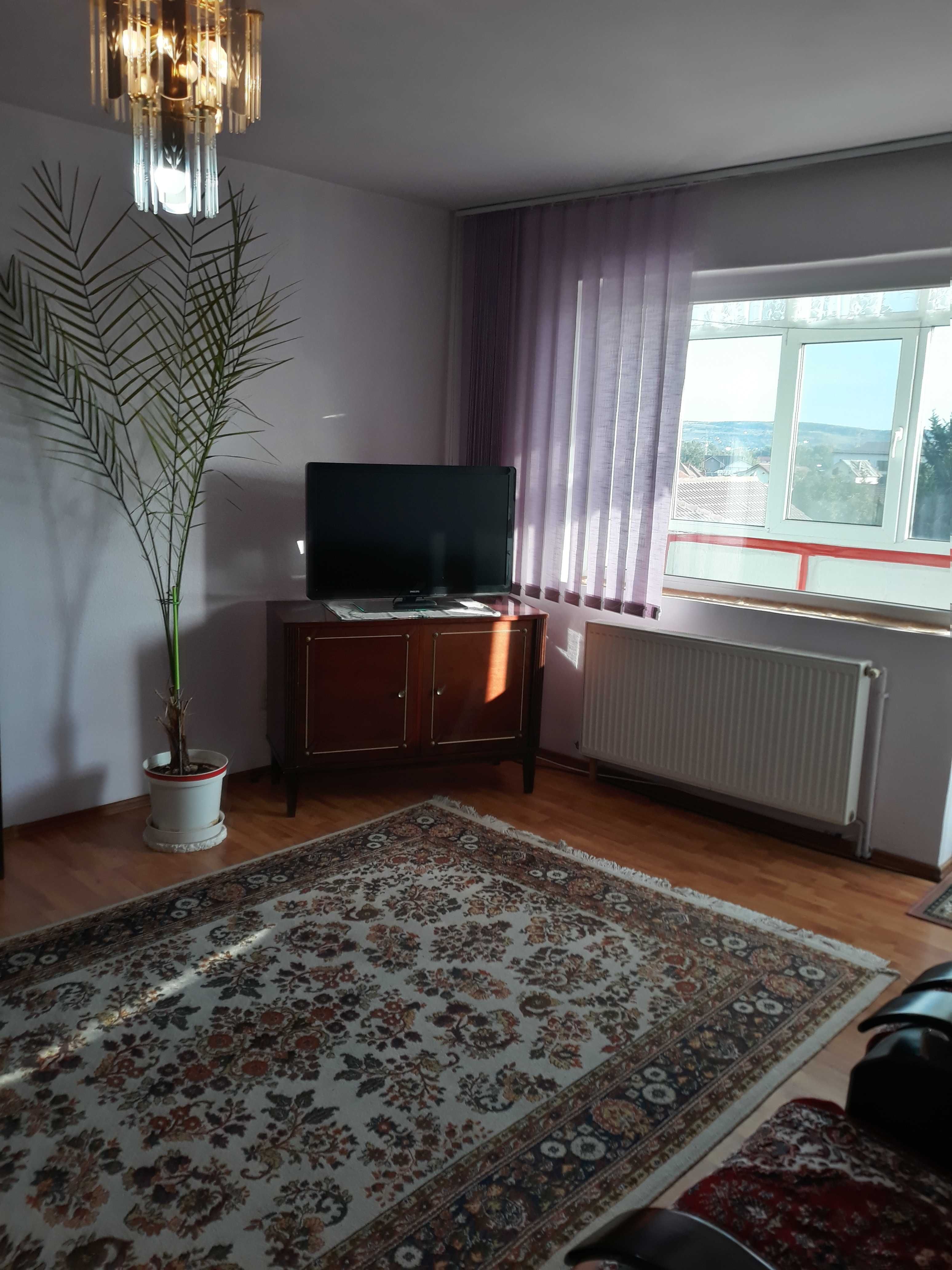 Vand apartament 3 camere central micro 8