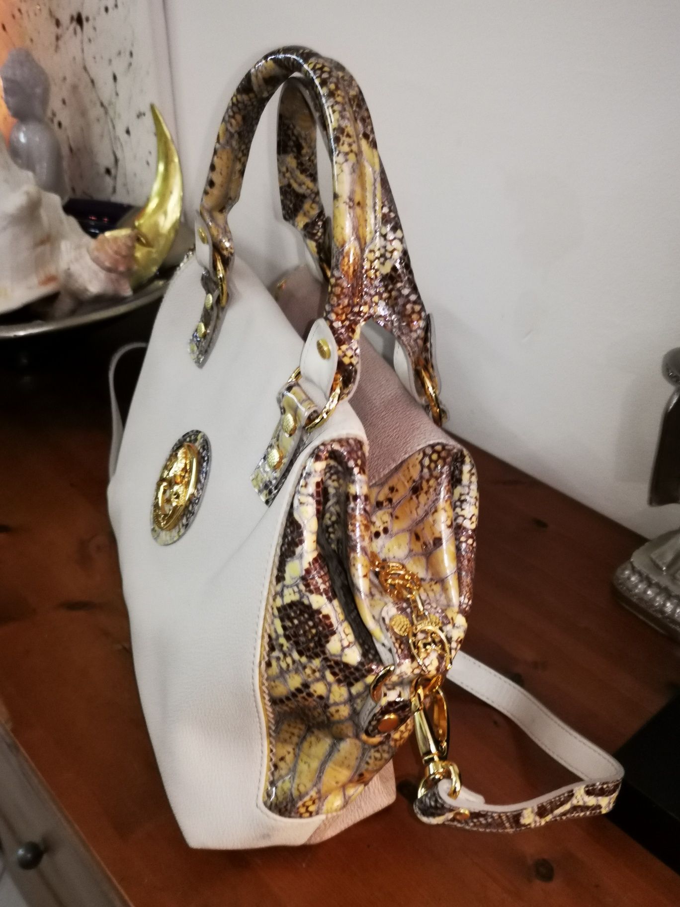Designer Bag Чантата е модел на марката Cavalinho. Като нова