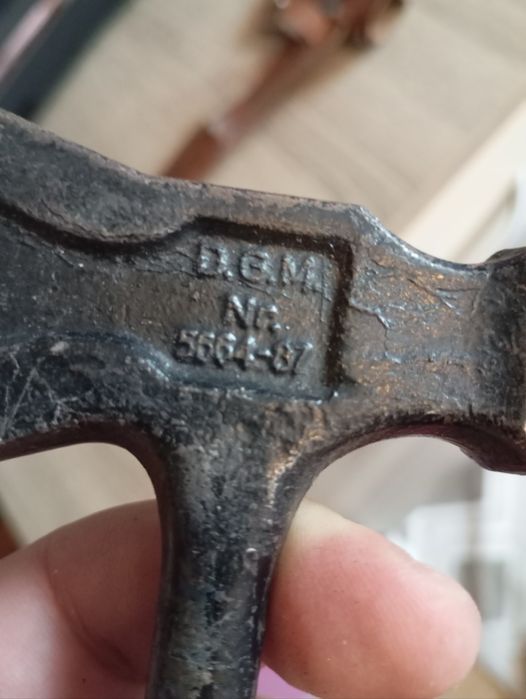 Cuțit de vânătoare Solingen+ topor mic HJ