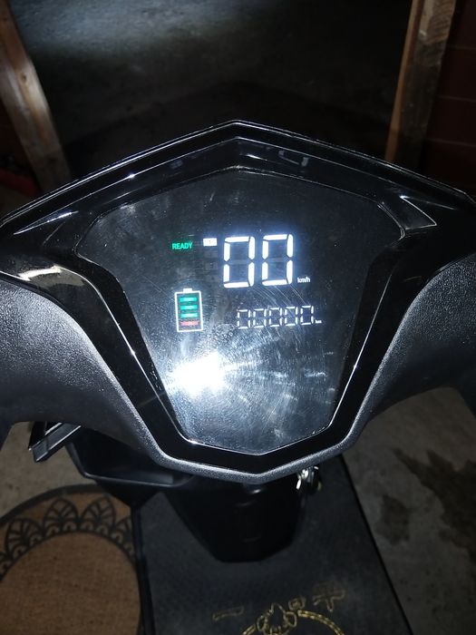 Vând scuter electric