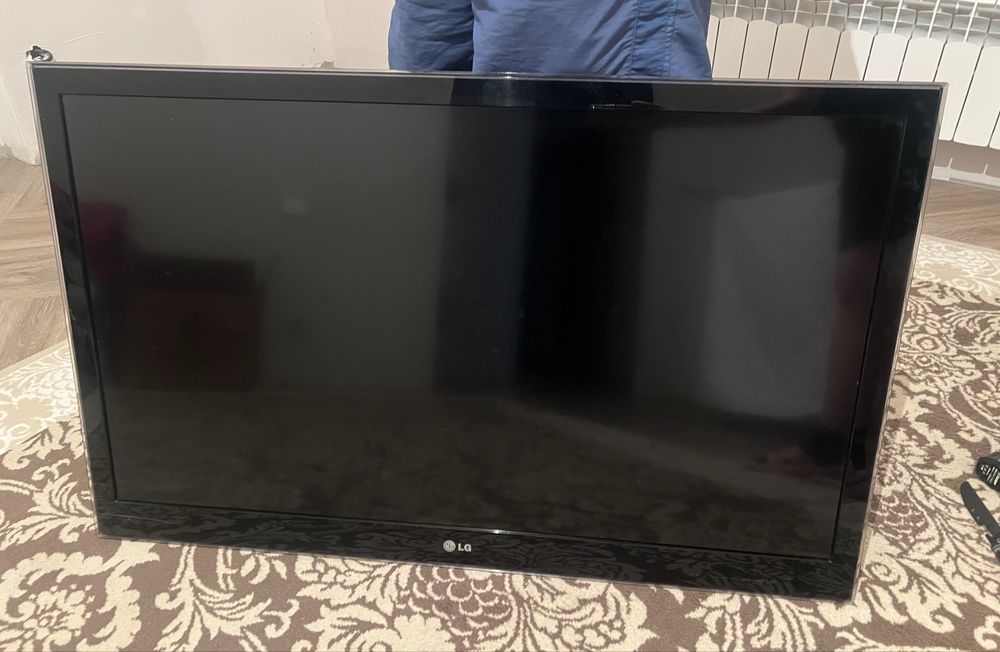 Продам телевизор LG