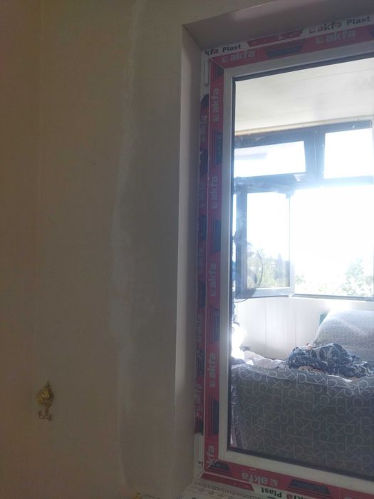 Отделка откосов после установки окон и дверей -демонтаж старых.