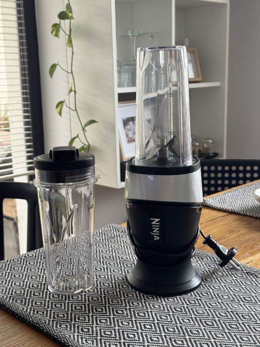 Blender sport Ninja QB3001, 2 x 470ml, 2 recipiente to go din tritan,