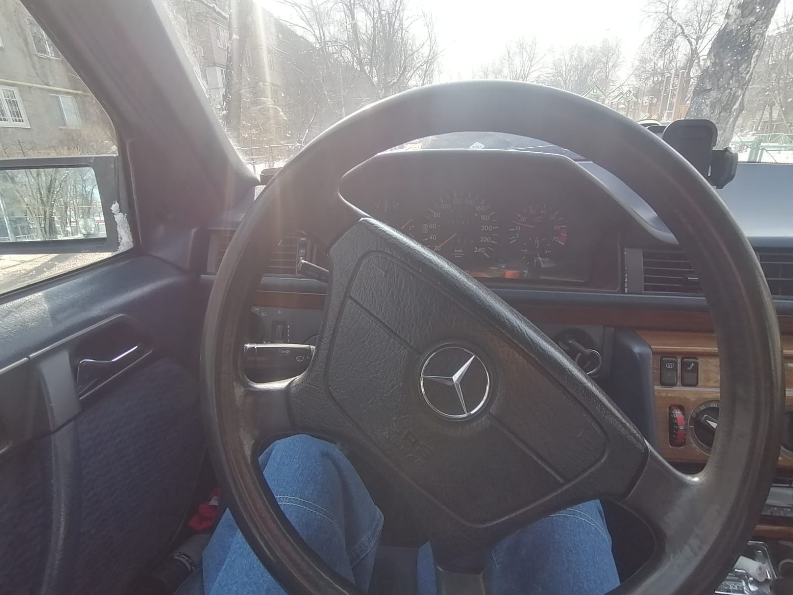 Продам Mercedes 124