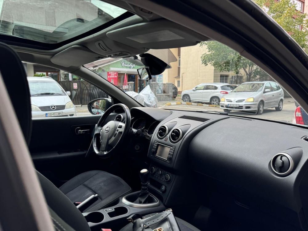 Nissan Qashqai j10 2012