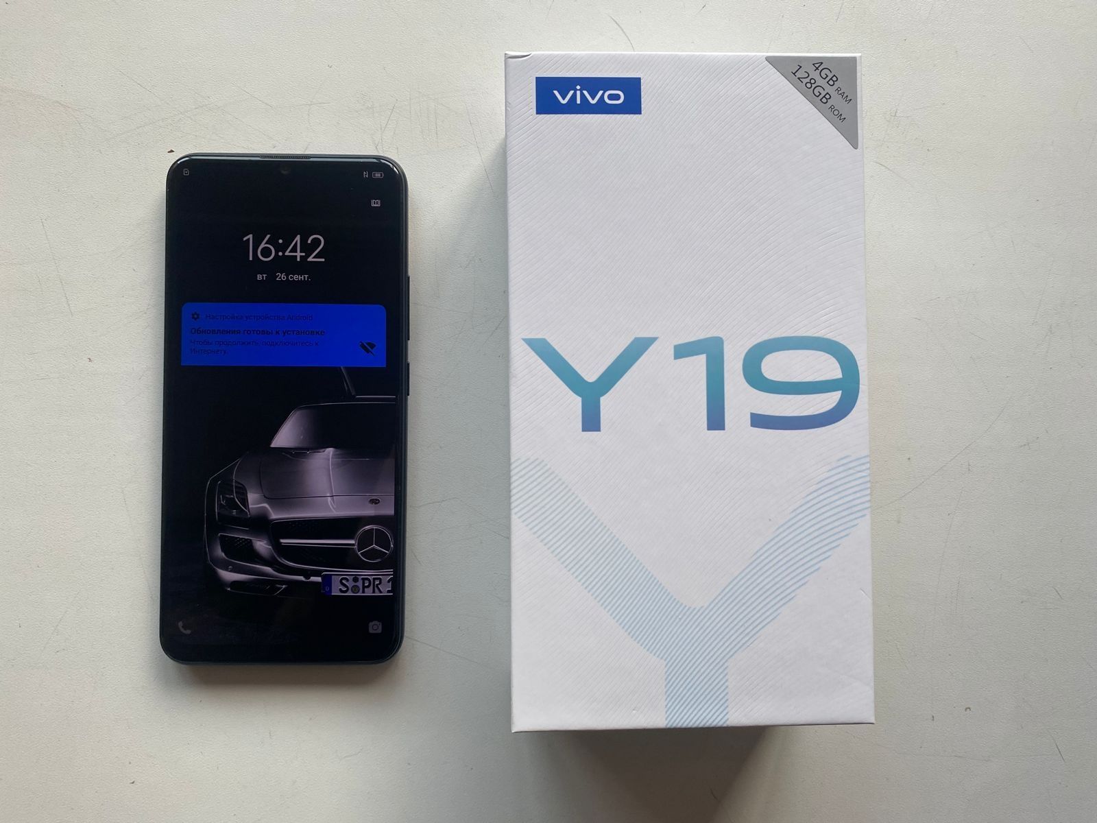 Продам телефон vivo y19