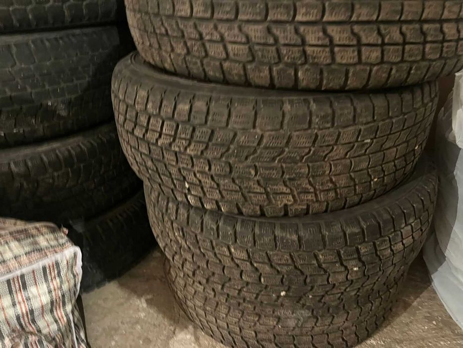 Автошина б/у Резина Зимняя YOKOHAMA 235/60/R18