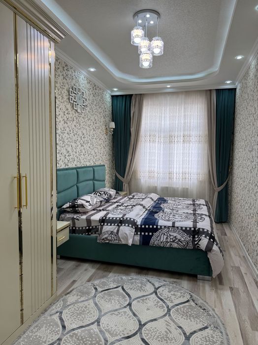 Samarqand shahar Rudakiy  ko’chasi Ulug’ Siymo 179 a dom 142 kv.