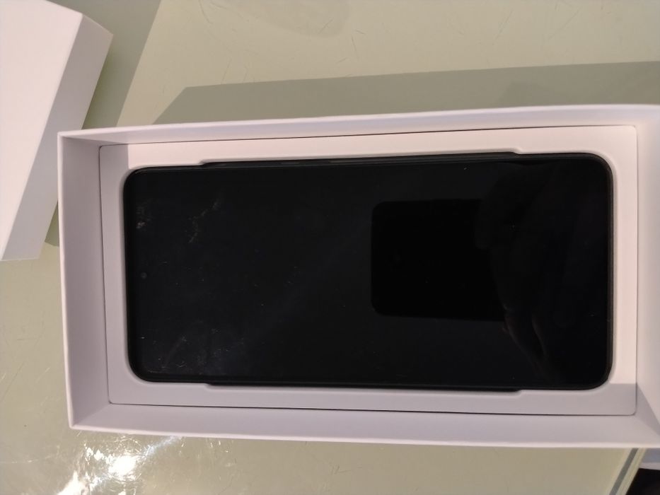 Vând telefon Oppo Reno11F 5G