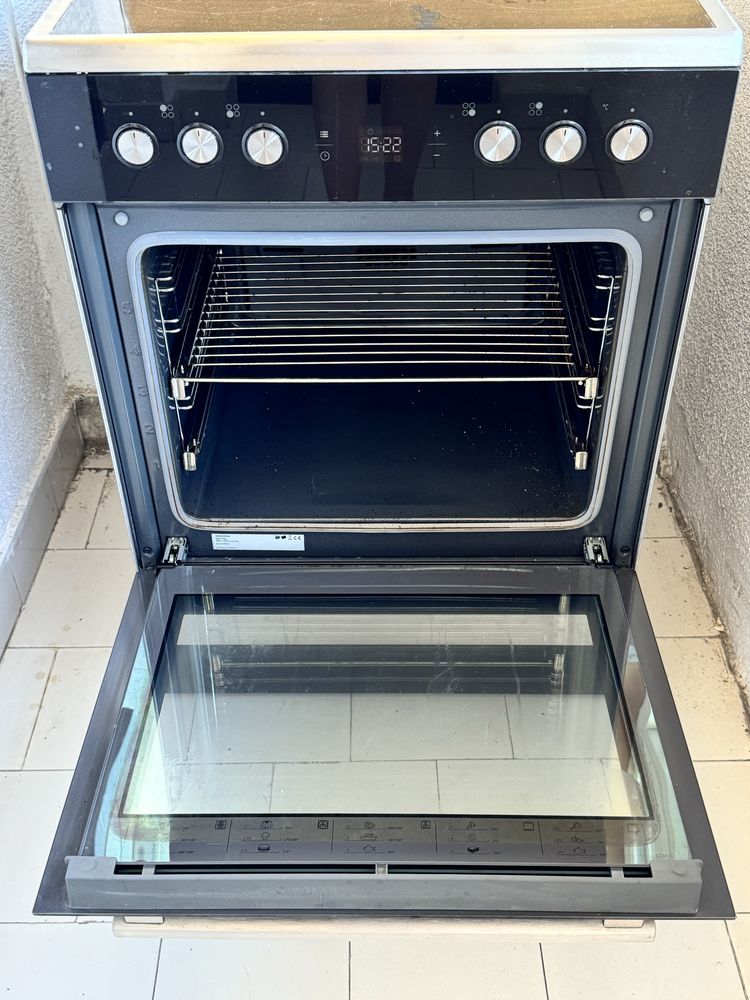 Готварска печка GRUNDIG, телескопичка система, каталитични панели