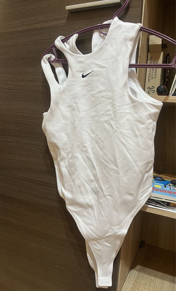 Nike Дамско боди найк р-р С