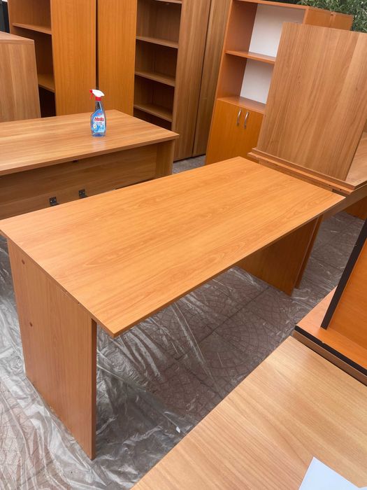 Офис оборудване - бюра, шкафове, етажерки