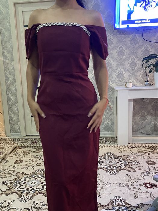 вечерным платье