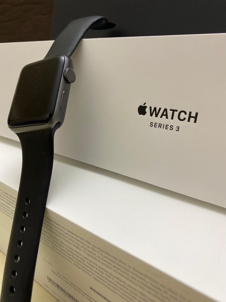 Продается Iwatch 3 в отличном состоянии.