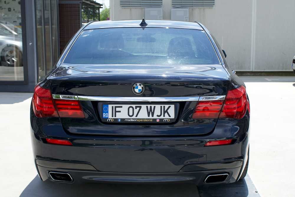 BMW Seria 7 750D xDrive / M Packet / 381 CP / TVA deductibil