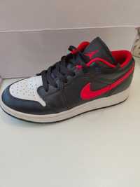 jordan 1 low black fire red white