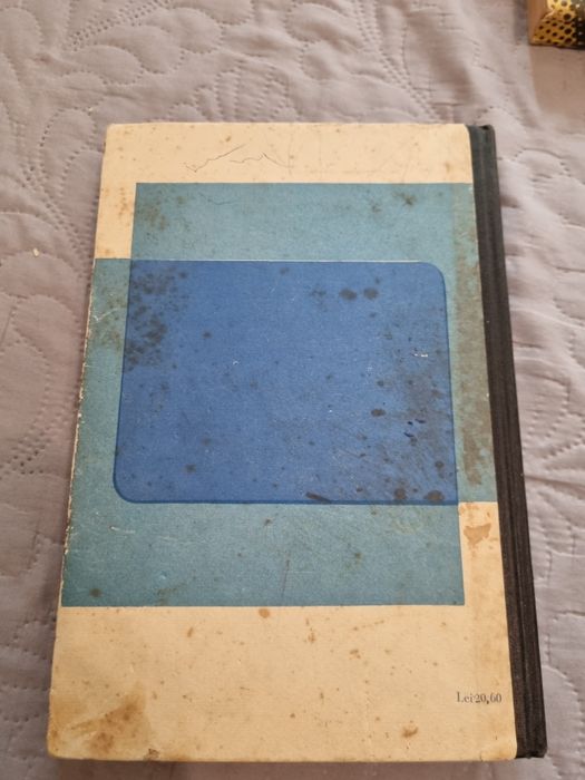 Culegere de exerciții gramaticale cu noțiuni de morfologie și sintaxa.