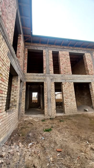 Сергели ул. Чорток 5 соток 10 комнат 2 этажа