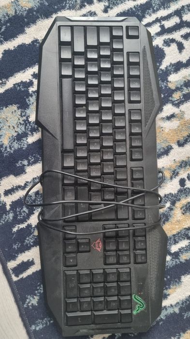 Продам клавиатуру