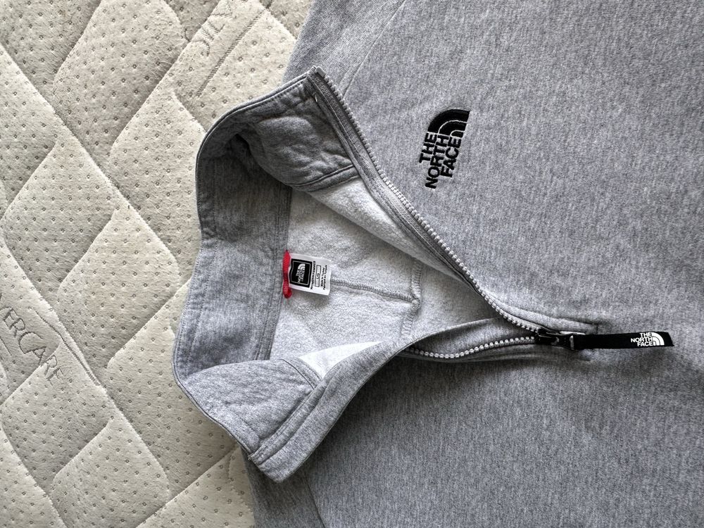 The North Face Cropped 1/4 Zip Sweatshirt