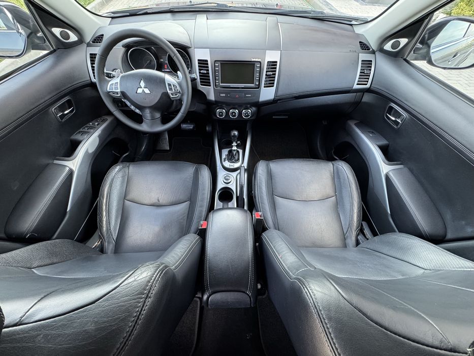 Mitsubishi Outlander 2.2 DID / FULL / AVTOMAT / KOJA / NAVI