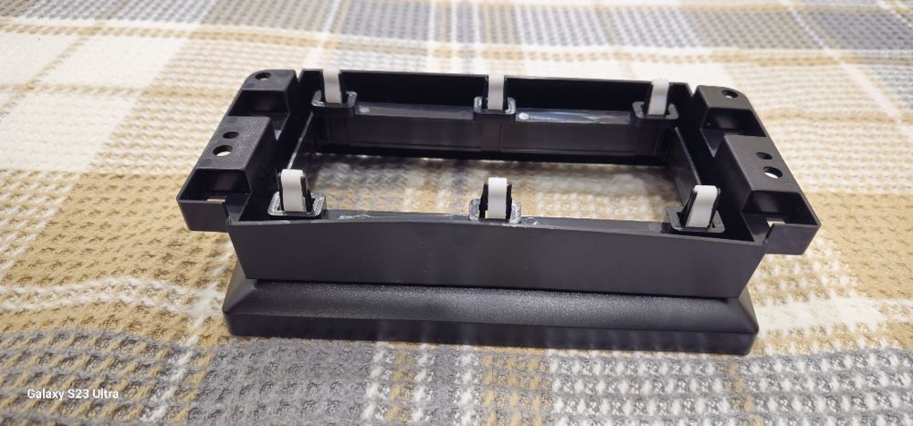 Продаётся рамка для установки монитора