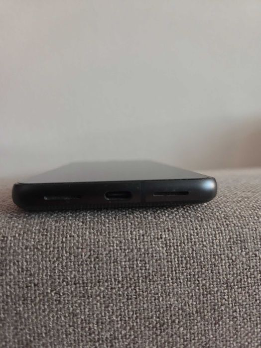 Pixel 8 negru, 128GB, Android 16