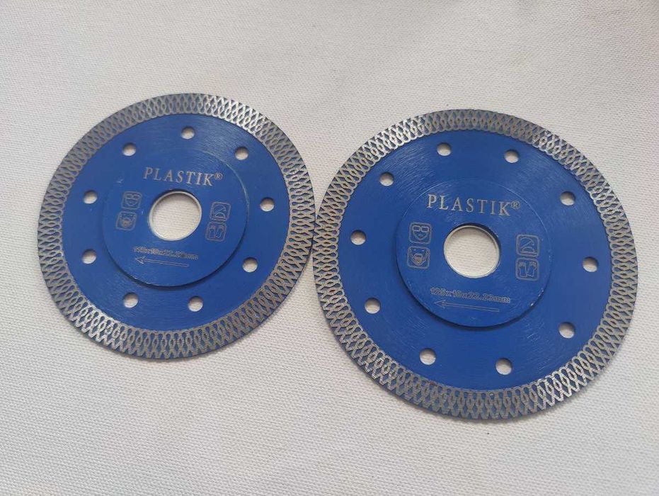Dispozitiv adaptor taiere la 45 de grade placi ceramice pentru flex