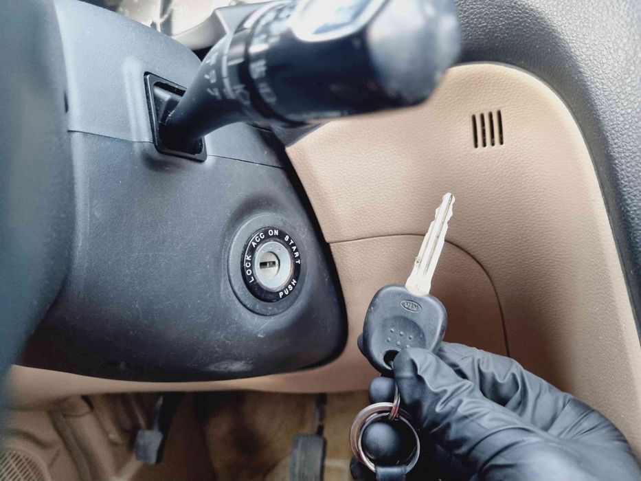 Contact cu cheie Kia Carens III (LD) [Fabr 2006-2012] OEM 2.0 TCI D4E