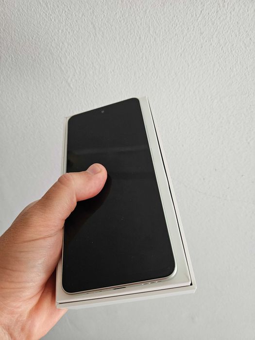 Oppo A5 Pro, 256gb, nou la cutie, Garantie 30 zile.