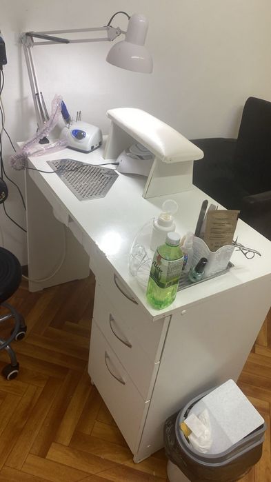 Продам стол для маникюра
