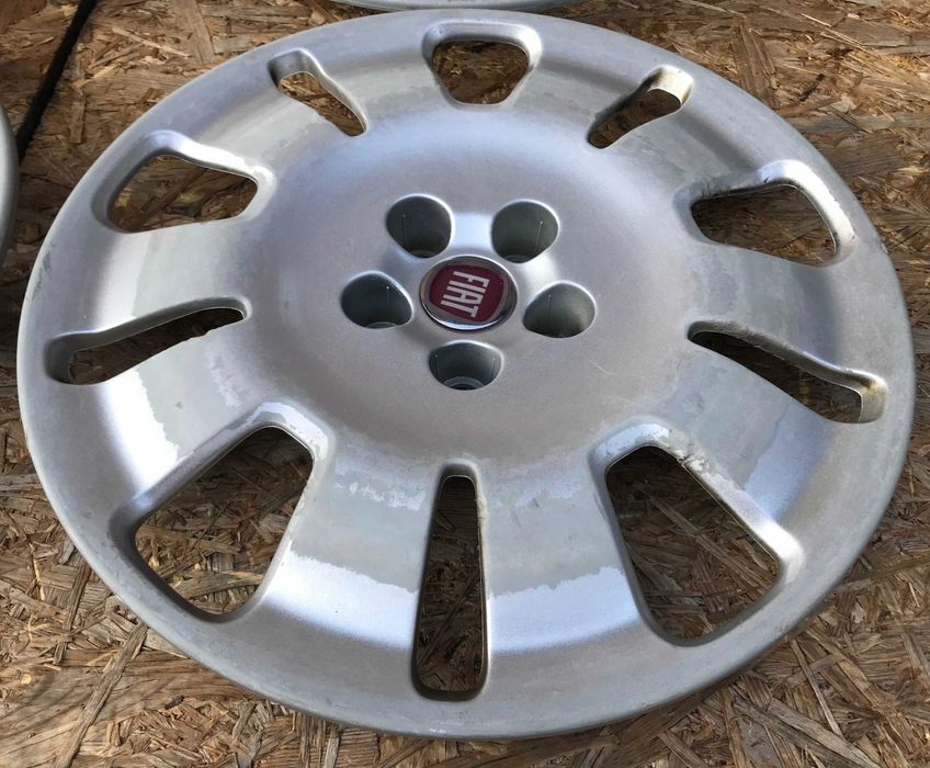 Capace Roti /Capace Jante De Tabla 15" Fiat Doblo