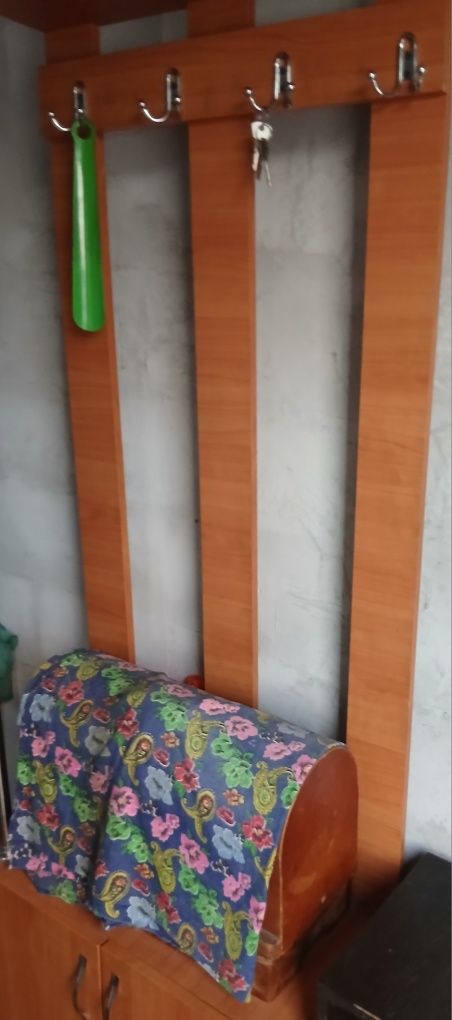 Продам прихожую коричнего цвета