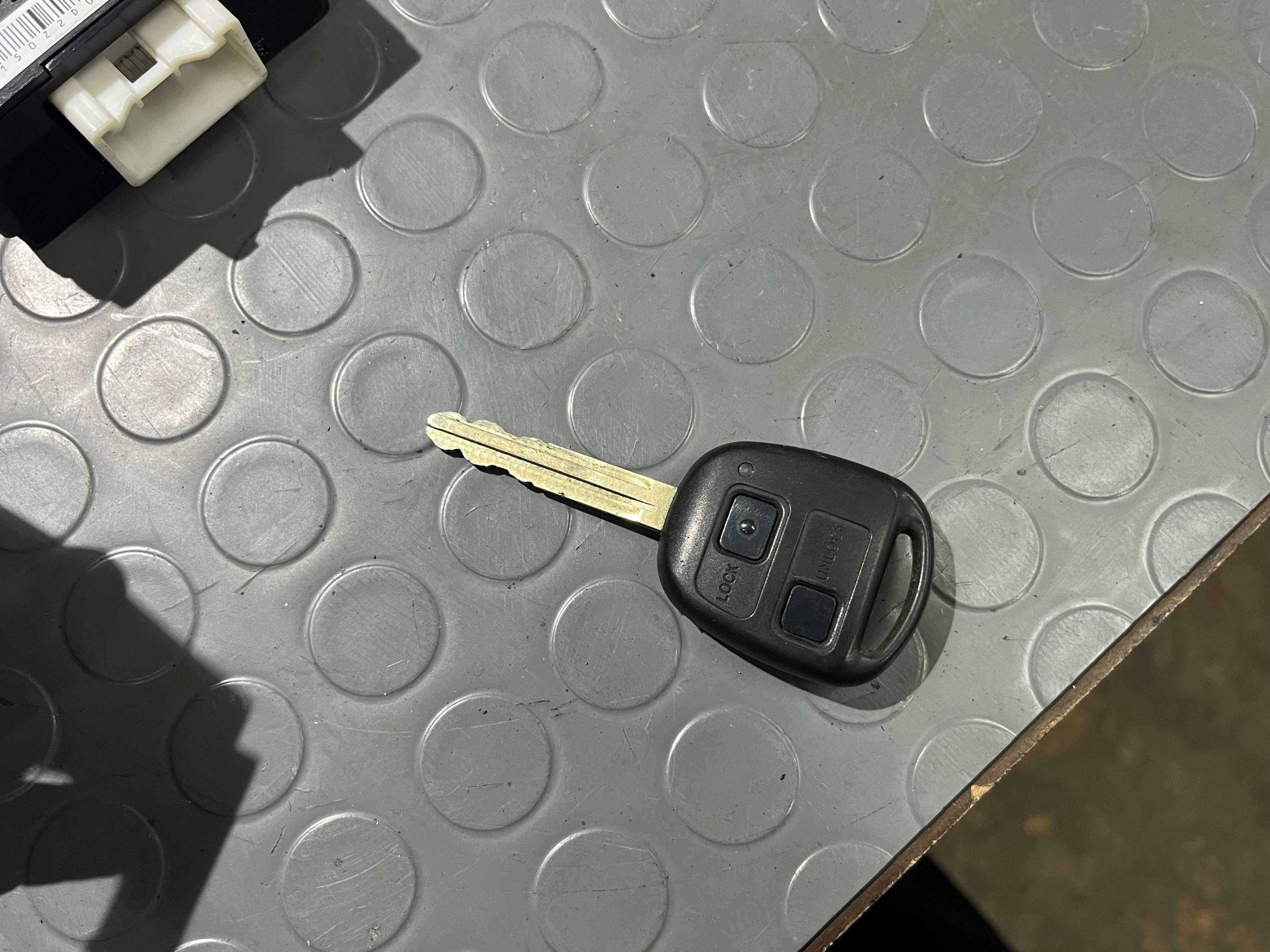 Компютър,имобилайзер,ключ за Toyota Corolla Verso 2.0 D-4D 2003 г.