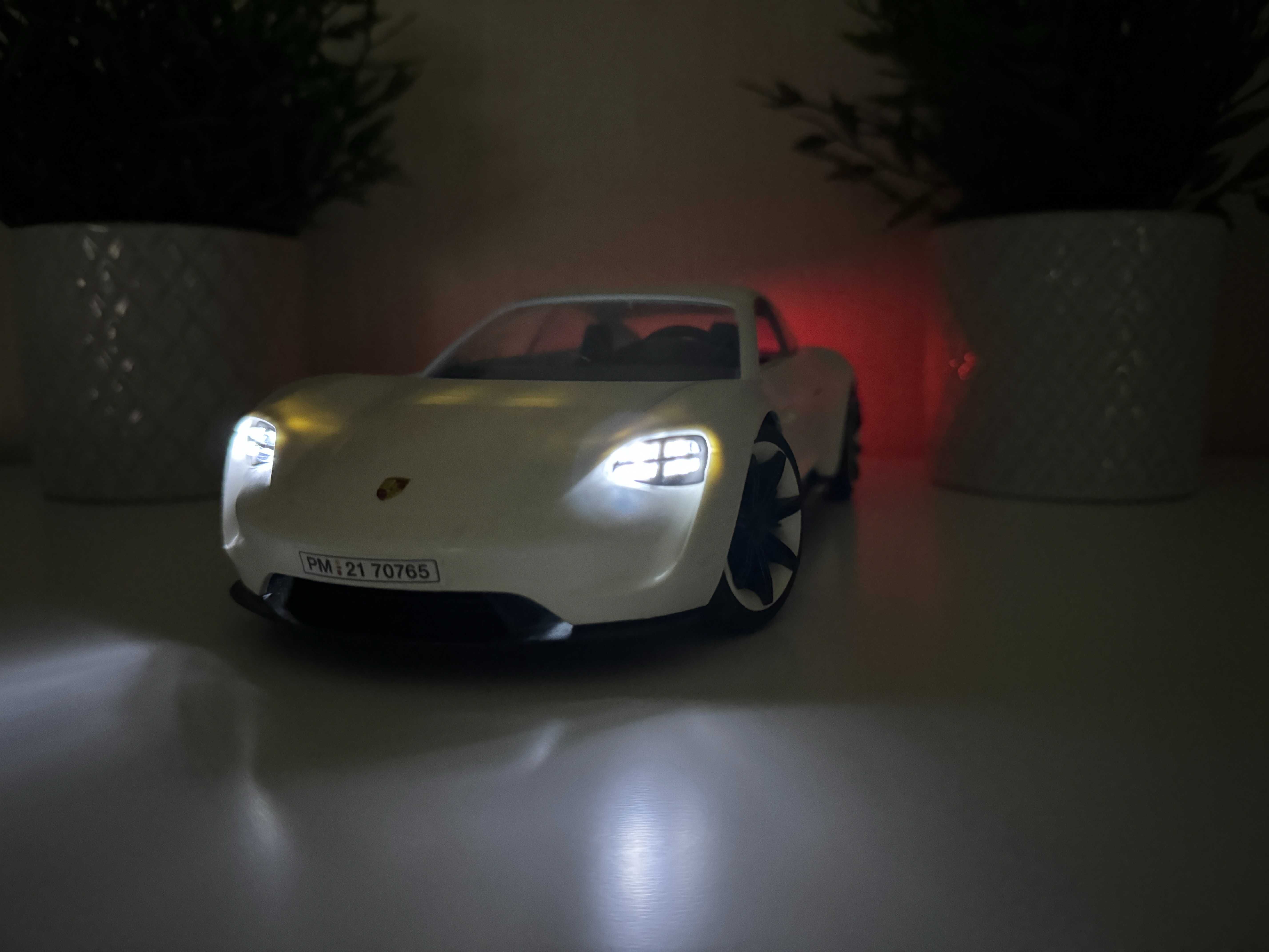 Masinuta cu telecomanda - Playmobil Porsche - Porsche Mission E