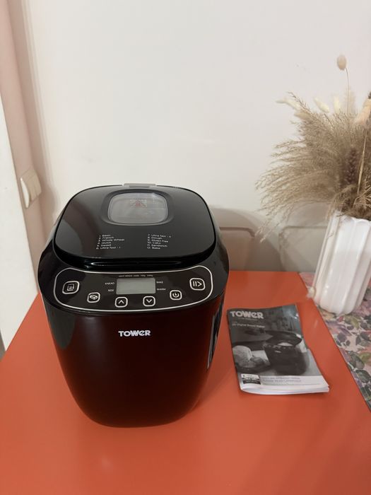 Mașina de făcut pâine Tower.