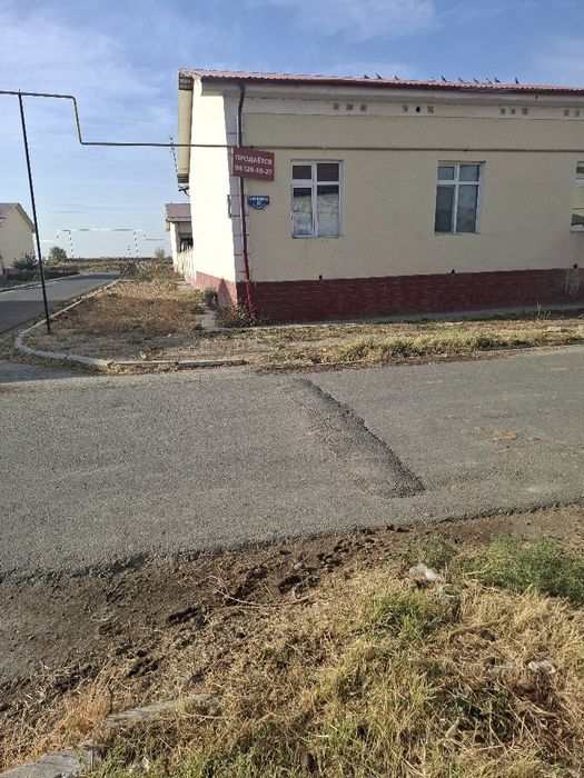 Намунали уй сотилади